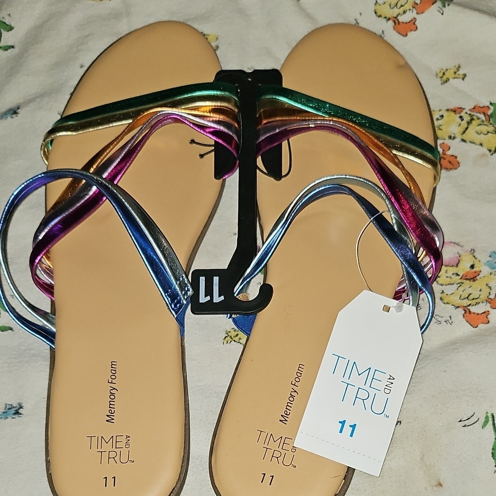 Time and Tru Multicolor Flat Sandals with Strappy Design
